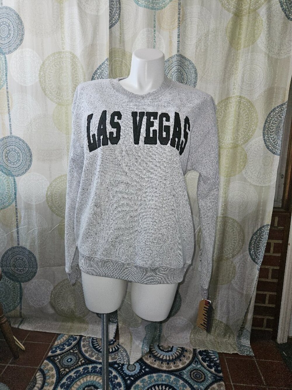 NWT NY Popular “Las Vegas” Sweatshirt (2XL)